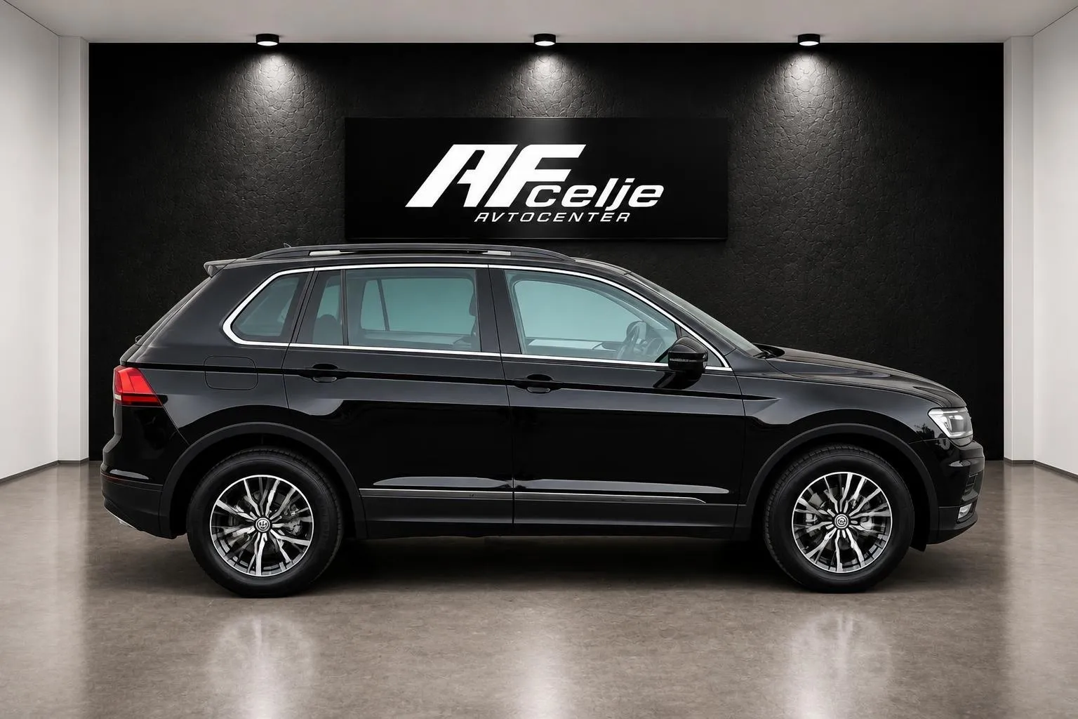 Zunanja slika - Volkswagen Tiguan - 2.0 TDI-H LINE-PANORAMA-VIRTUAL-LIZING ZA TUJCE- - 4