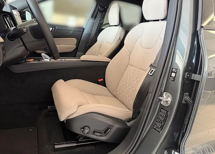 Zunanja slika - Volvo XC60 - T6 Plus Dark AWD PANO Harman Kardon - 11