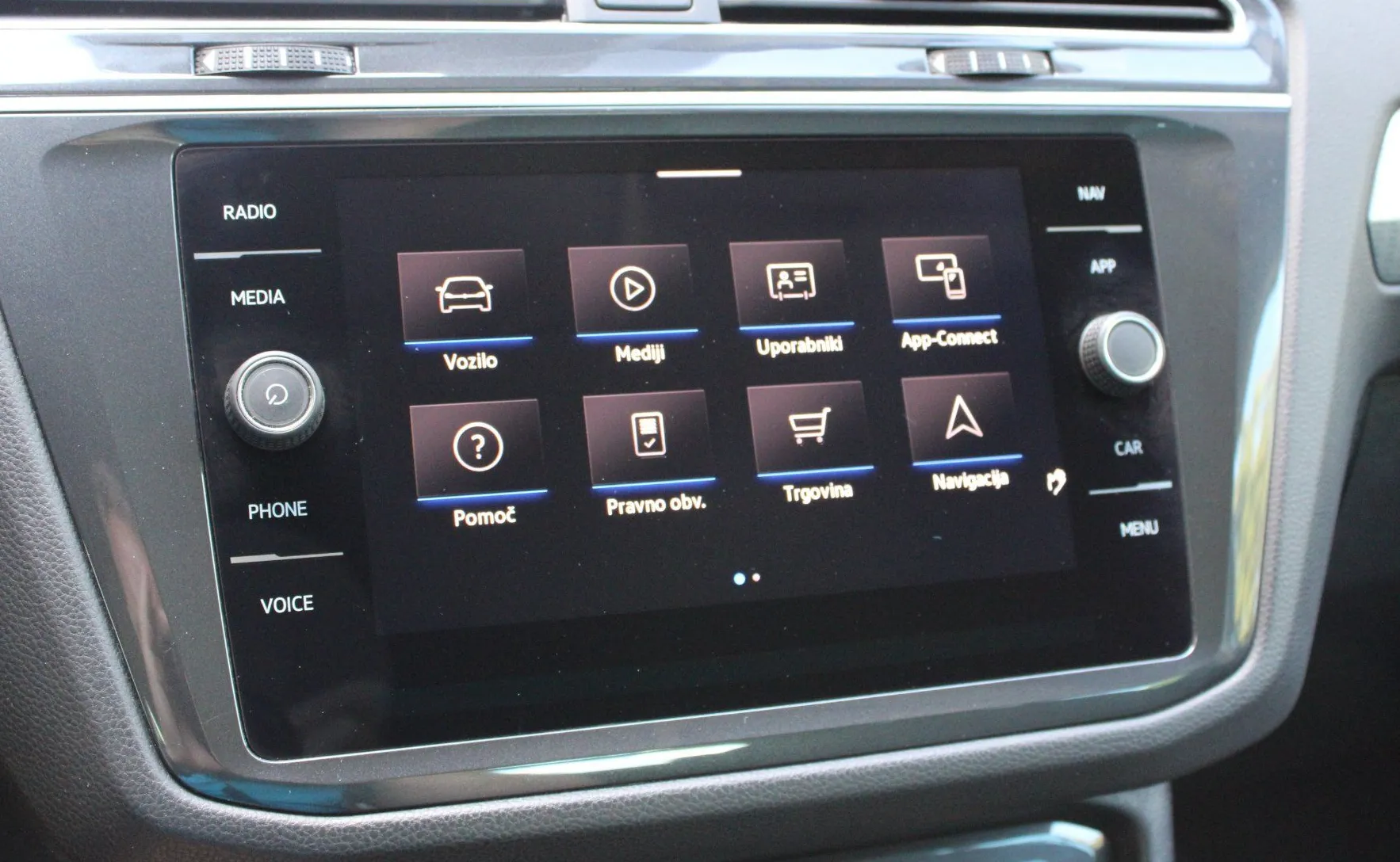 Zunanja slika - VW Tiguan - 2.0 TDI BMT Life DSG ALU LED PDC NOVI MODEL - 20