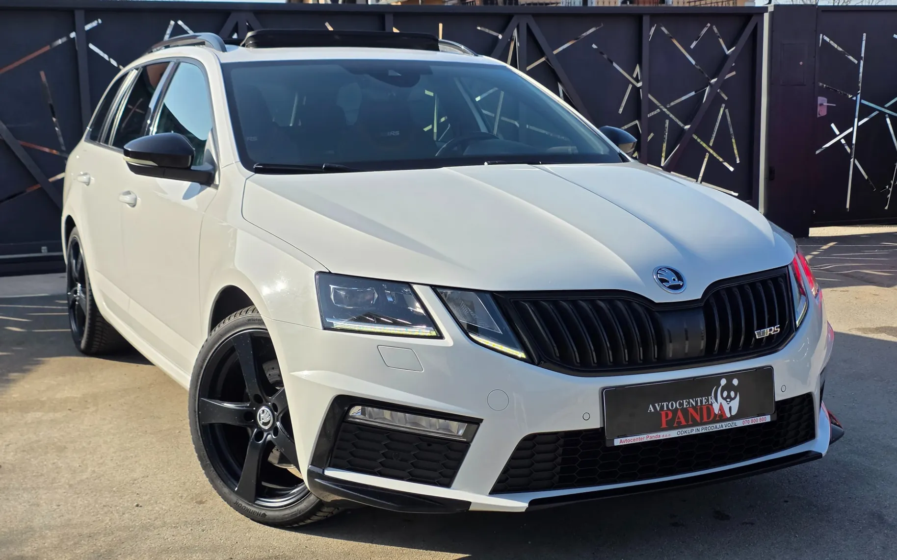 Zunanja slika - Škoda Octavia - Combi 2,0 TDI RS DSG - 6