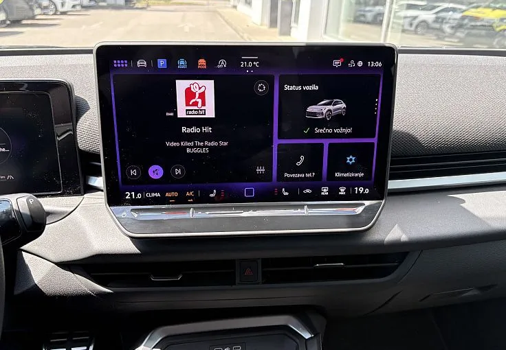 Zunanja slika - Volkswagen T-Roc - 1.5 eTSI R-Line DSG - 9