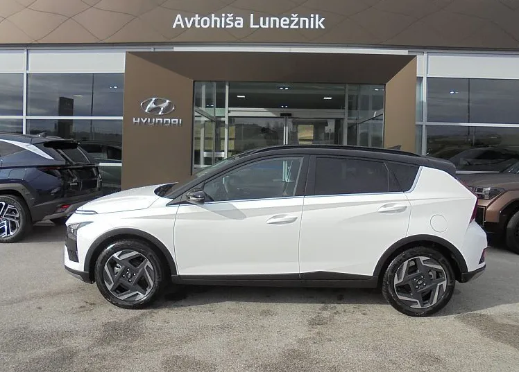 Zunanja slika - Hyundai Bayon - 1.0 T-GDI 90 PREMIUM DCT°RADAR°TWO-TONE° ZALOGA - 5