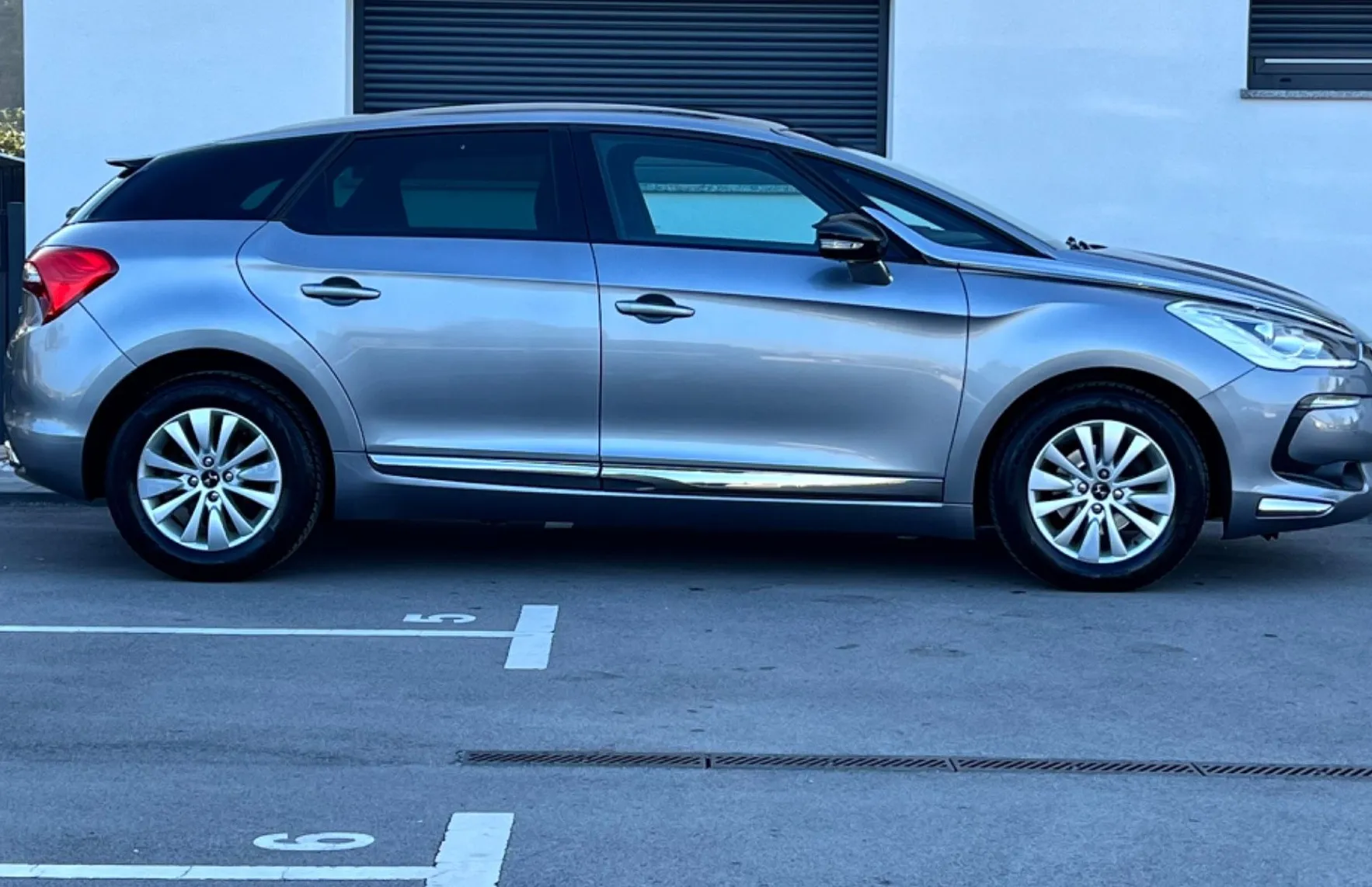 Zunanja slika - Citroën DS5 - KOT NOV+NAVI+PANORAMA+ALU+PDC - 5