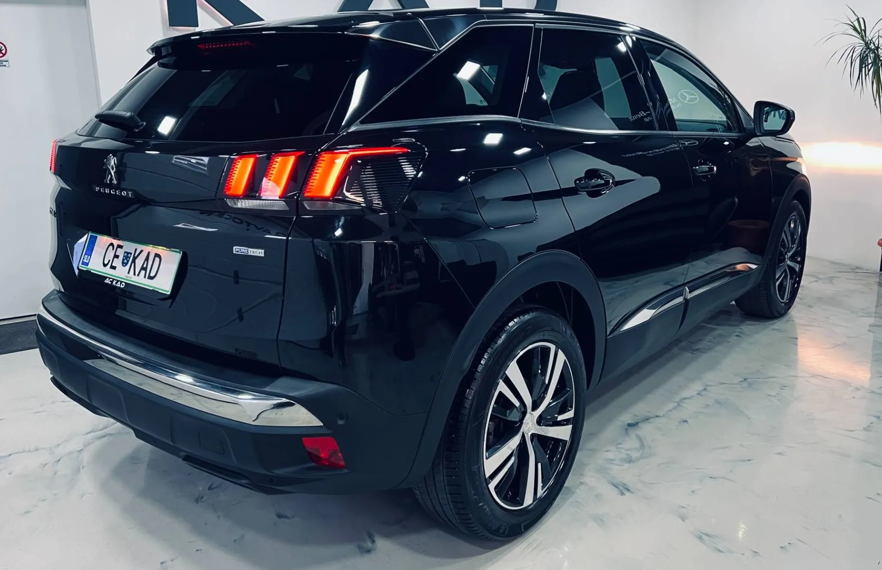 Zunanja slika - Peugeot 3008 - 1.2 PureTech -Z 15  LEASING TUDI ZA BREZPOSELNE - 3