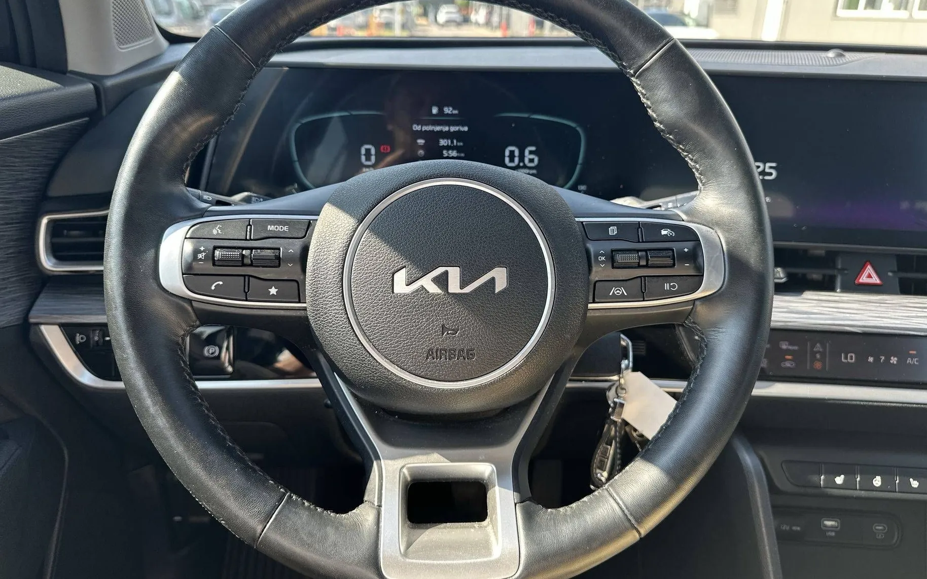 Notranja slika - KIA Sportage - 1.6 T-GDI LX Fresh ISG - 14