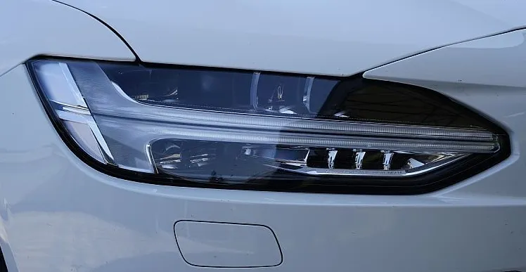 Zunanja slika - Volvo V90 - D4 A Momentum+FULL Led +Memory+360 kamera+Priklop - 16