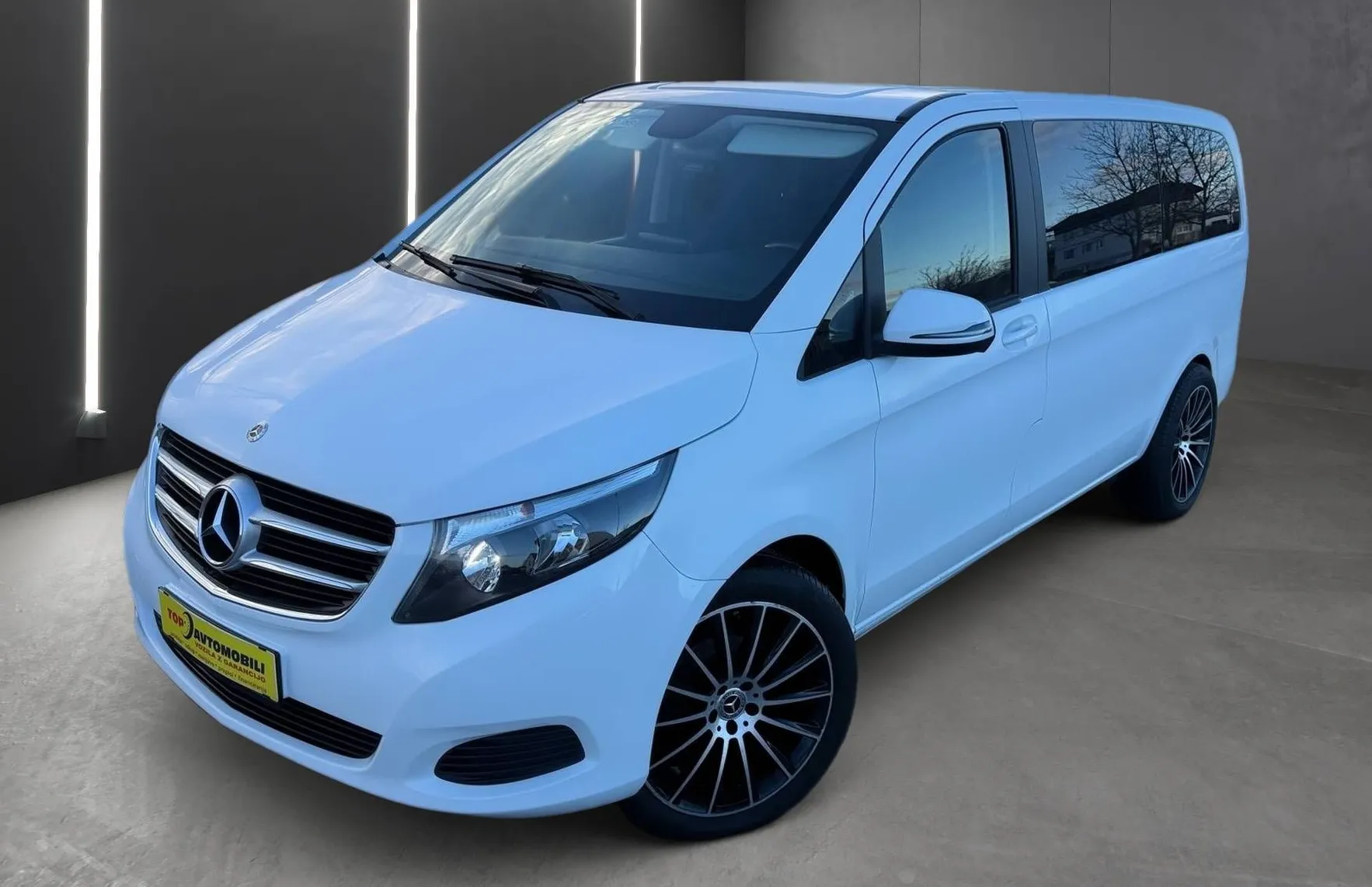 Zunanja slika - Mercedes-Benz V-Razred - V 200d SLO VOZILO NAVI PDC TEM KAMERA 1LASTNIK TOP - 2
