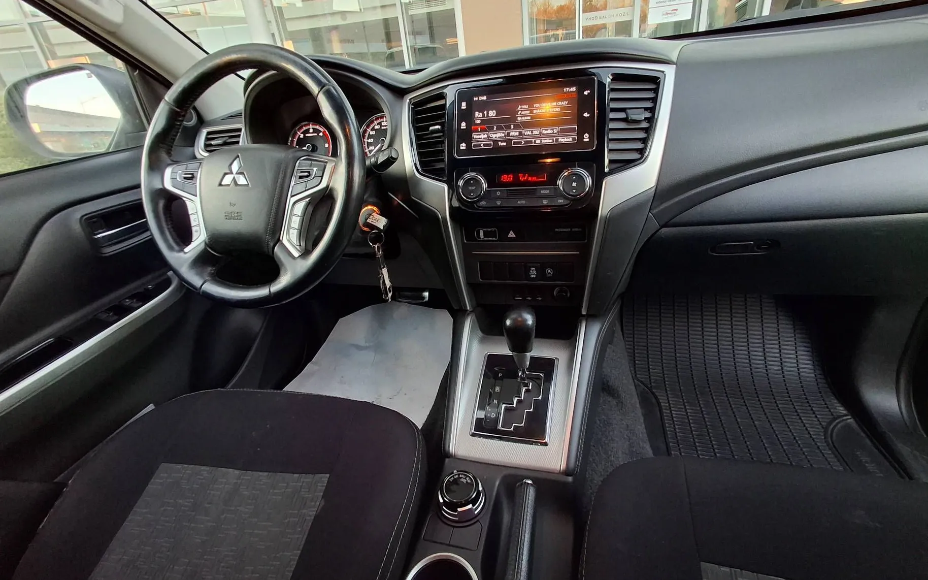 Zunanja slika - Mitsubishi L 200 - Doppelkabine 4WD DECEMBRSKA AKCIJA - 7