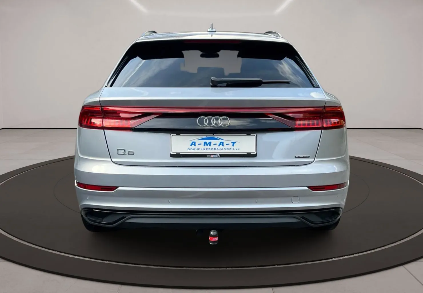 Zunanja slika - Audi Q8 - 55 TFSI e quattro tiptronic 280kW 3 X S LINE SLO - 4
