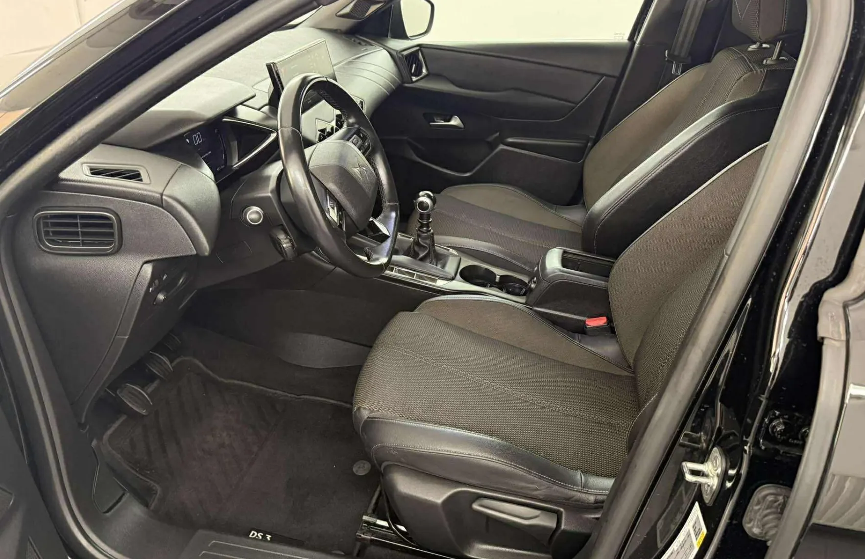 Zunanja slika - DS DS 3 Crossback - Crossback Perform. Line 1.5L BlueHDi.81KW NEMŠKI.U - 2