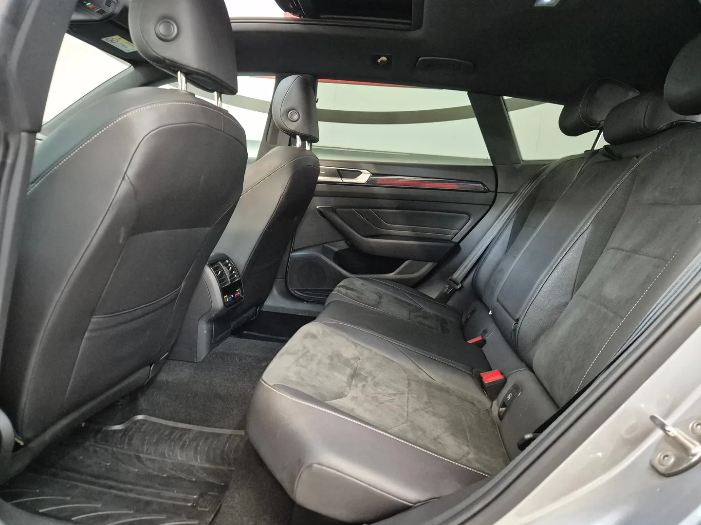 Zunanja slika - Volkswagen Arteon SB - R-Line 2.0 TDI 4M DSG - 6