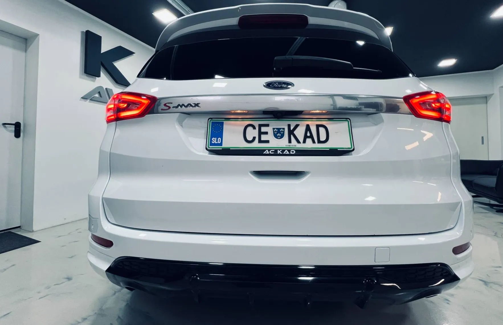 Zunanja slika - Ford S-MAX - 2.0 11OkW FWD ST-Line-KAMERA-GRETJE SED VOL... - 5
