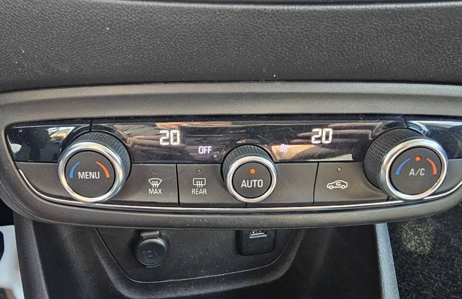 Zunanja slika - Opel Crossland - 1.5 CDTI 81KW ELEGANCE - 13