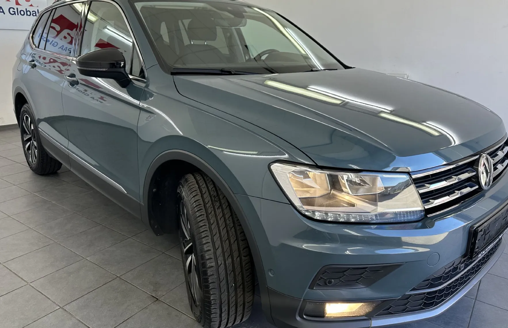 Zunanja slika - Volkswagen Tiguan Allspace - 2.0 TDI SCR DSG7 IQ.Drive.PANORAMA.NAVI.KAMERA.AC - 2