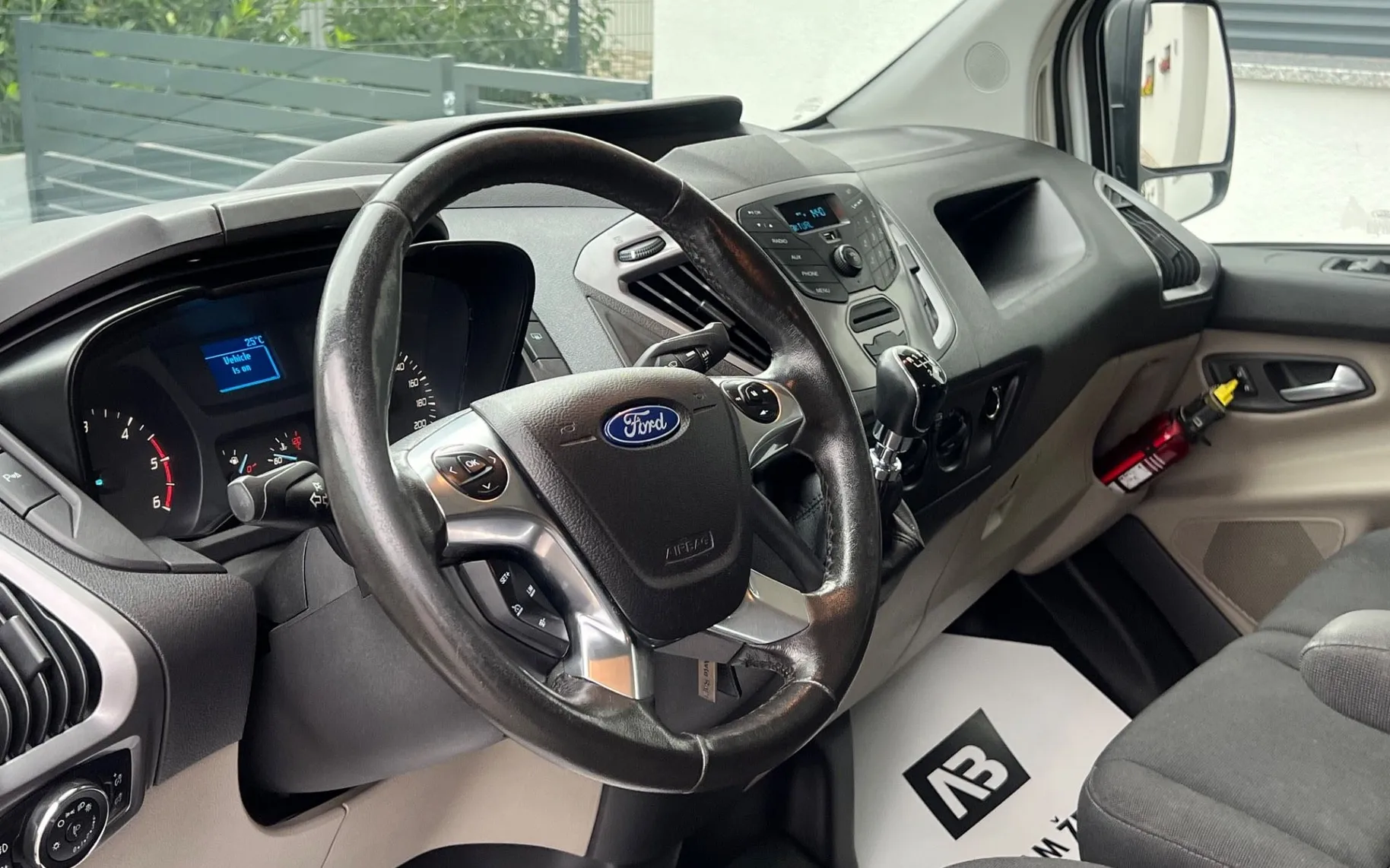 Notranja slika - Ford Transit Custom - 2.0 TDCI+SLO+6SED+KLJUKA+PDC - 12