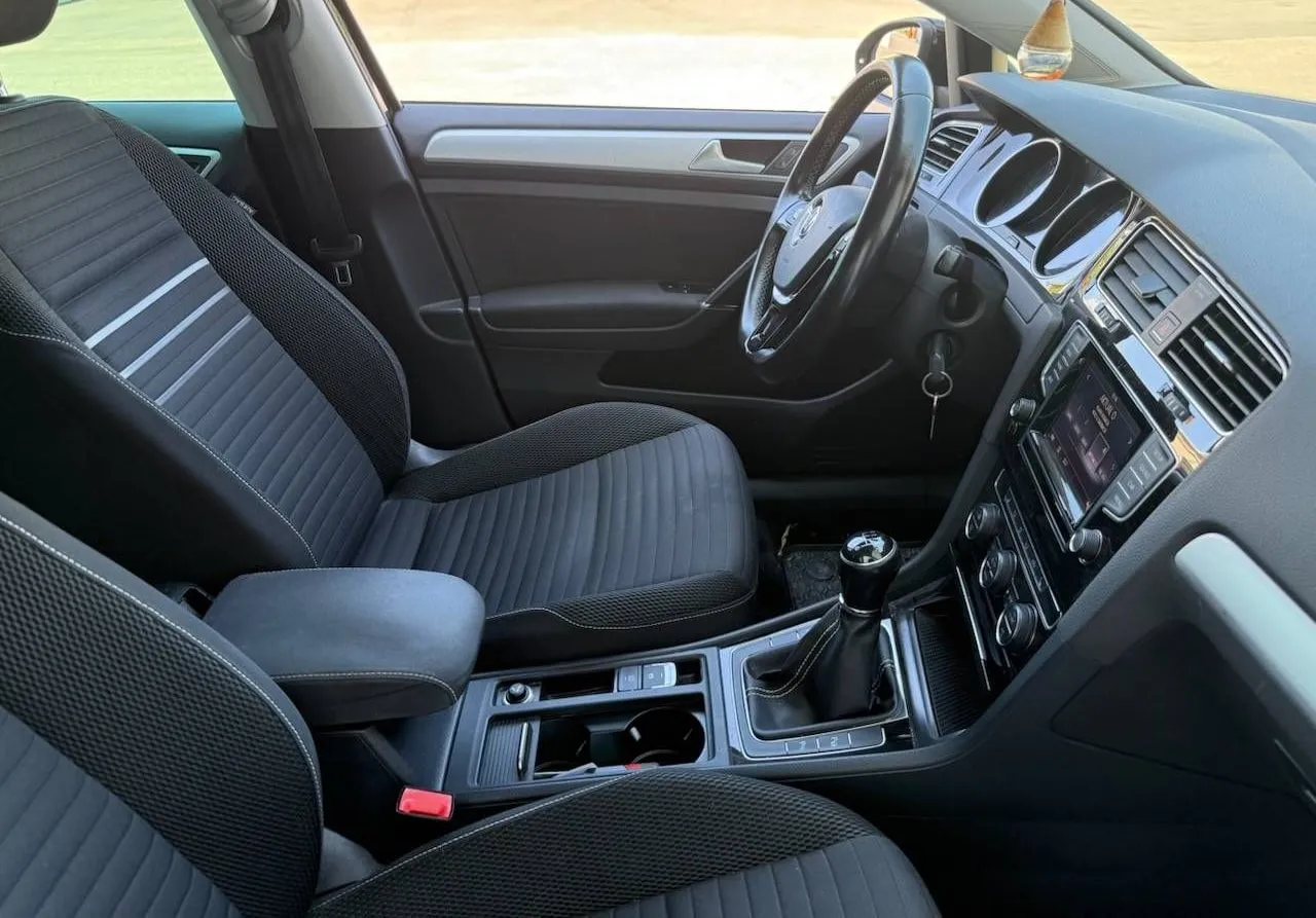 Notranja slika - Volkswagen Golf - 2.0 TDI CUP UREDIMO FINANCIRANJE - 7