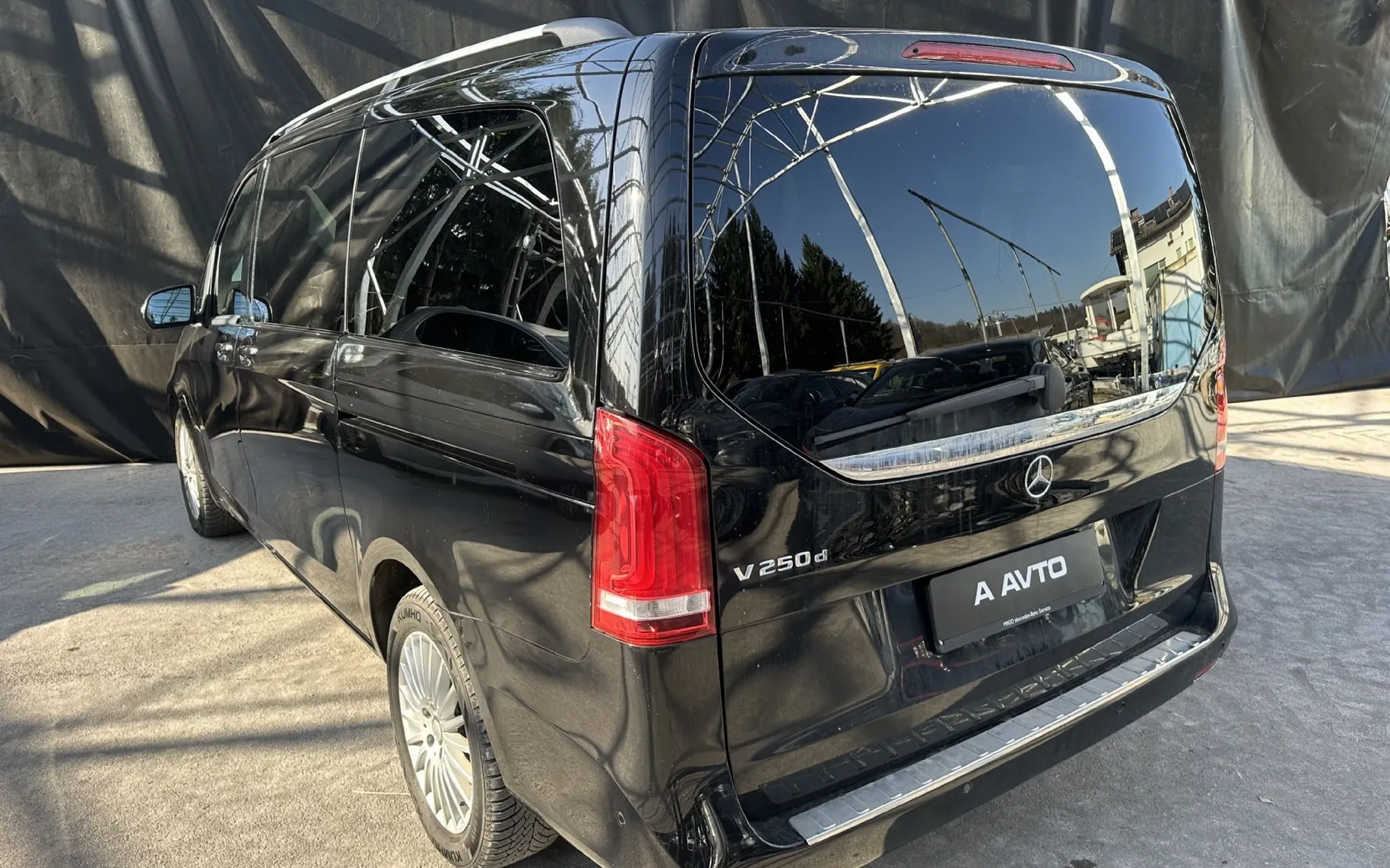 Zunanja slika - Mercedes-Benz V-Razred - V 220d dolgi-AVT.6+1-LED-EL.VRATA-VK-NAVI-ACC-LINE - 4