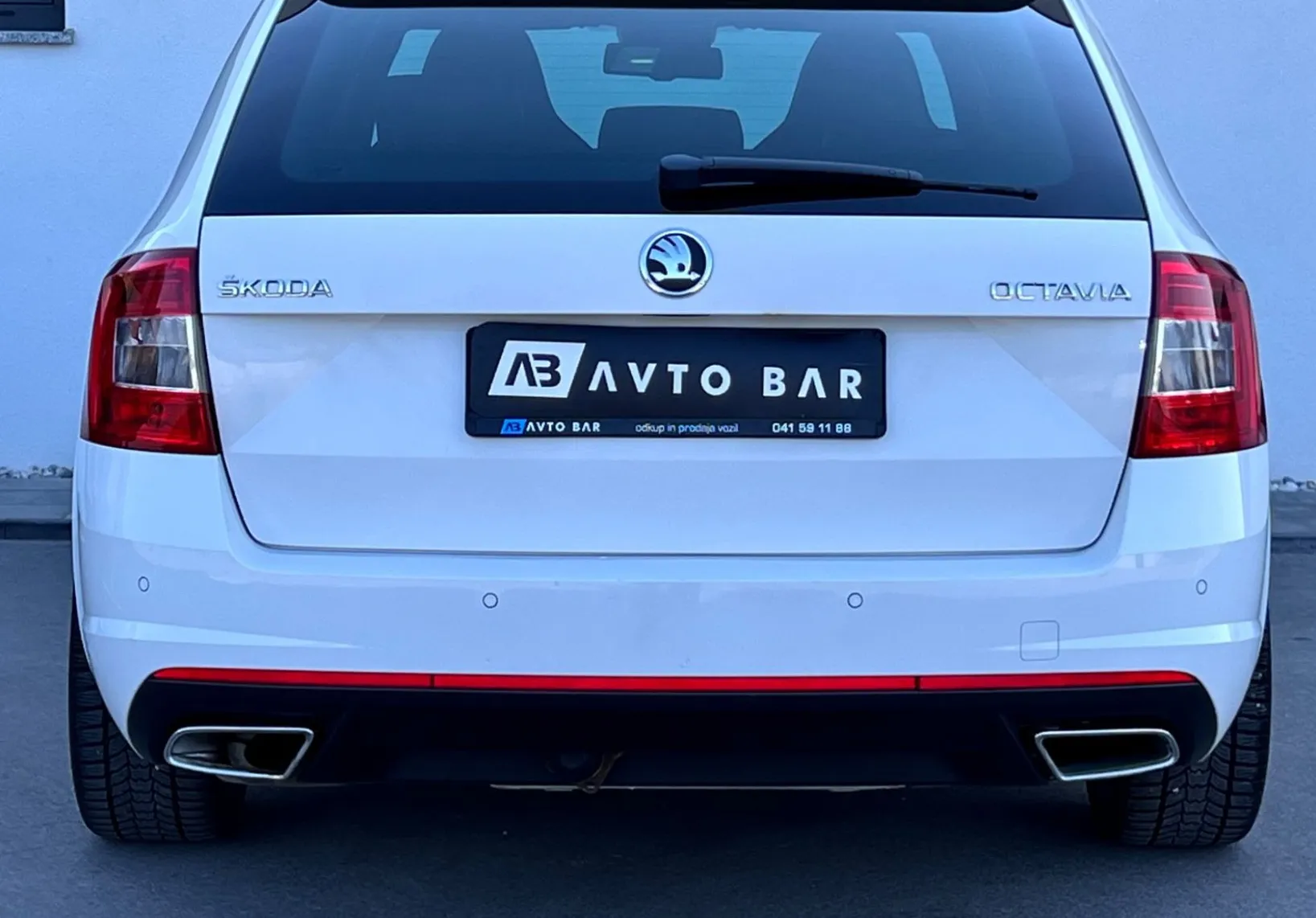 Zunanja slika - Škoda Octavia - 2.0 TDI RS+XENON+NAVI+PDC+KLJUKA... - 7