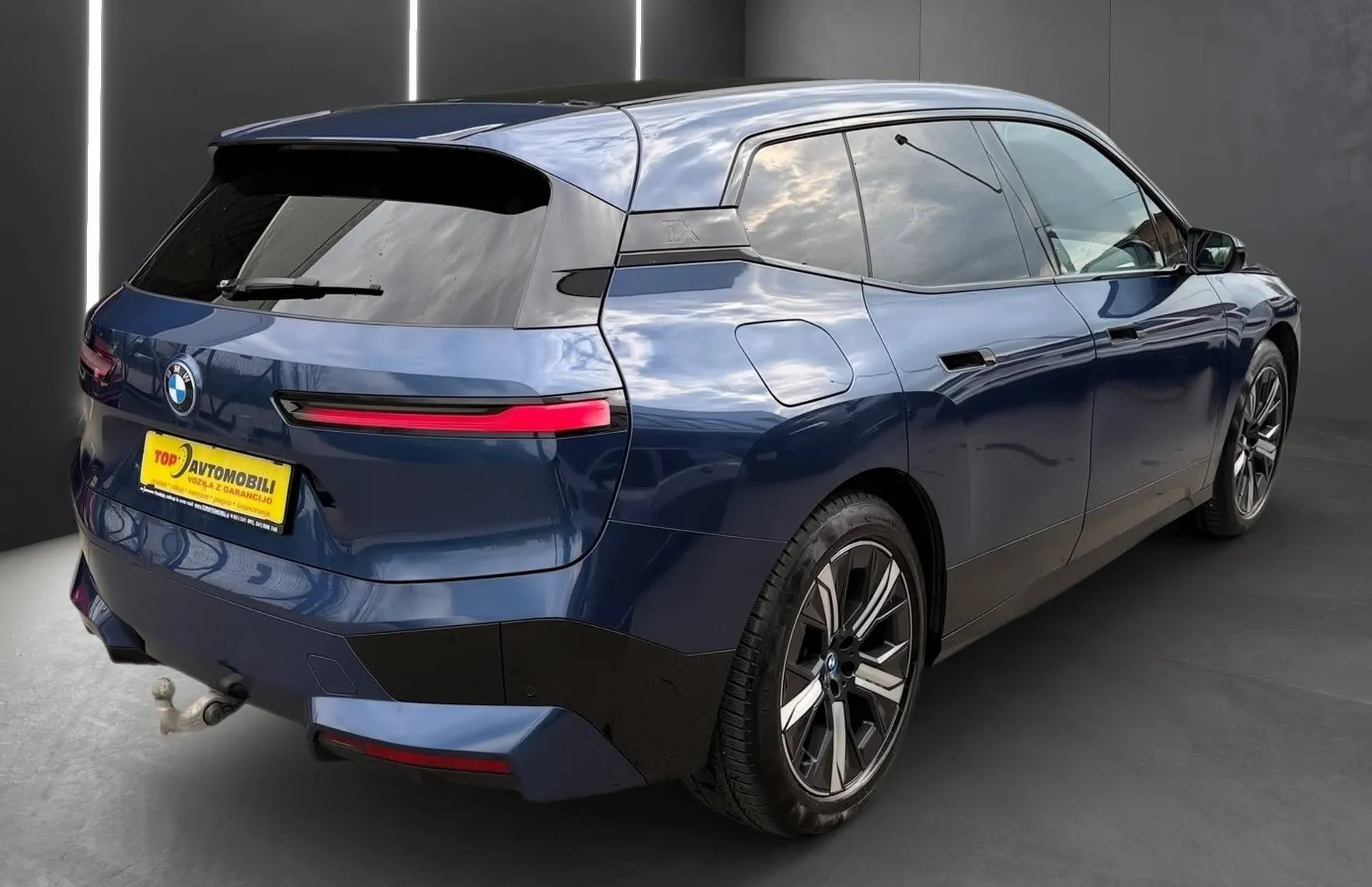 Zunanja slika - BMW iX - xDrive 50 AUT. PANORAMA ZRAČNO SOFT CLOSE RADAR - 8