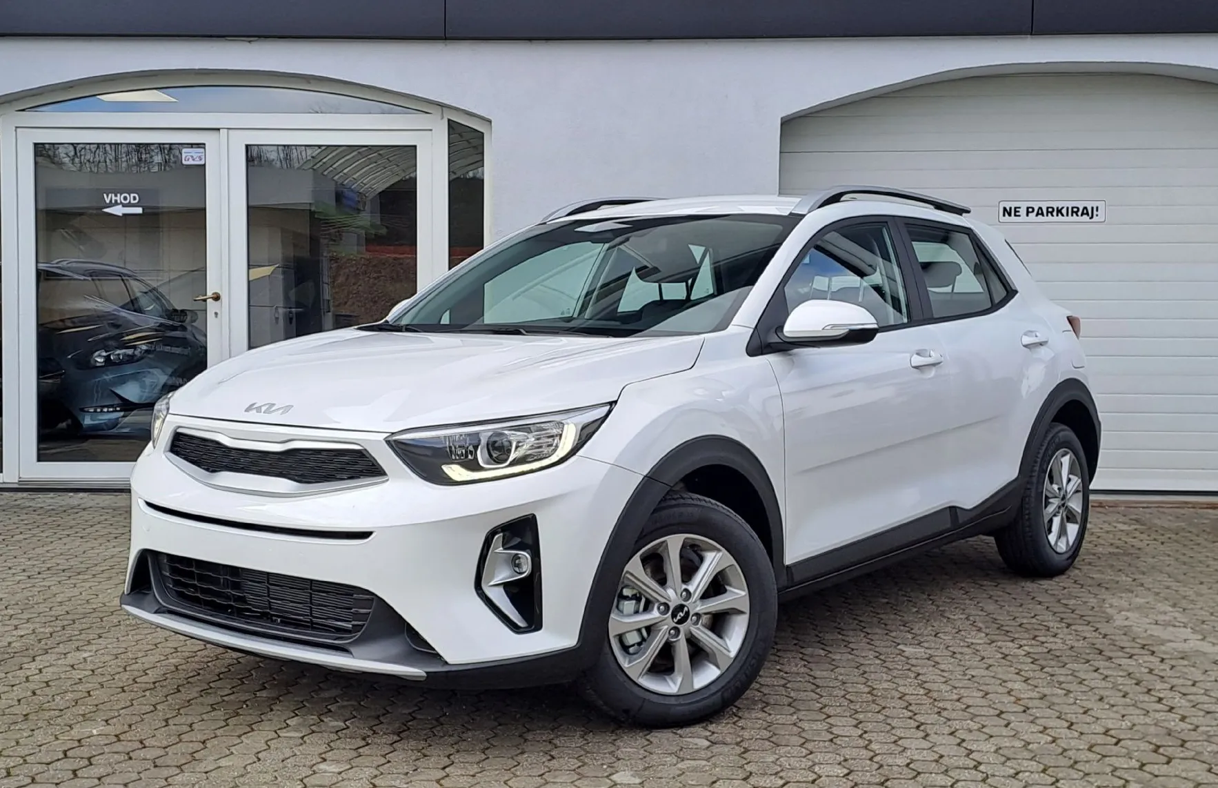 Zunanja slika - KIA Stonic - 1.2 DPI 57.9 kW  79 KM  LX Urban+ M T - 1