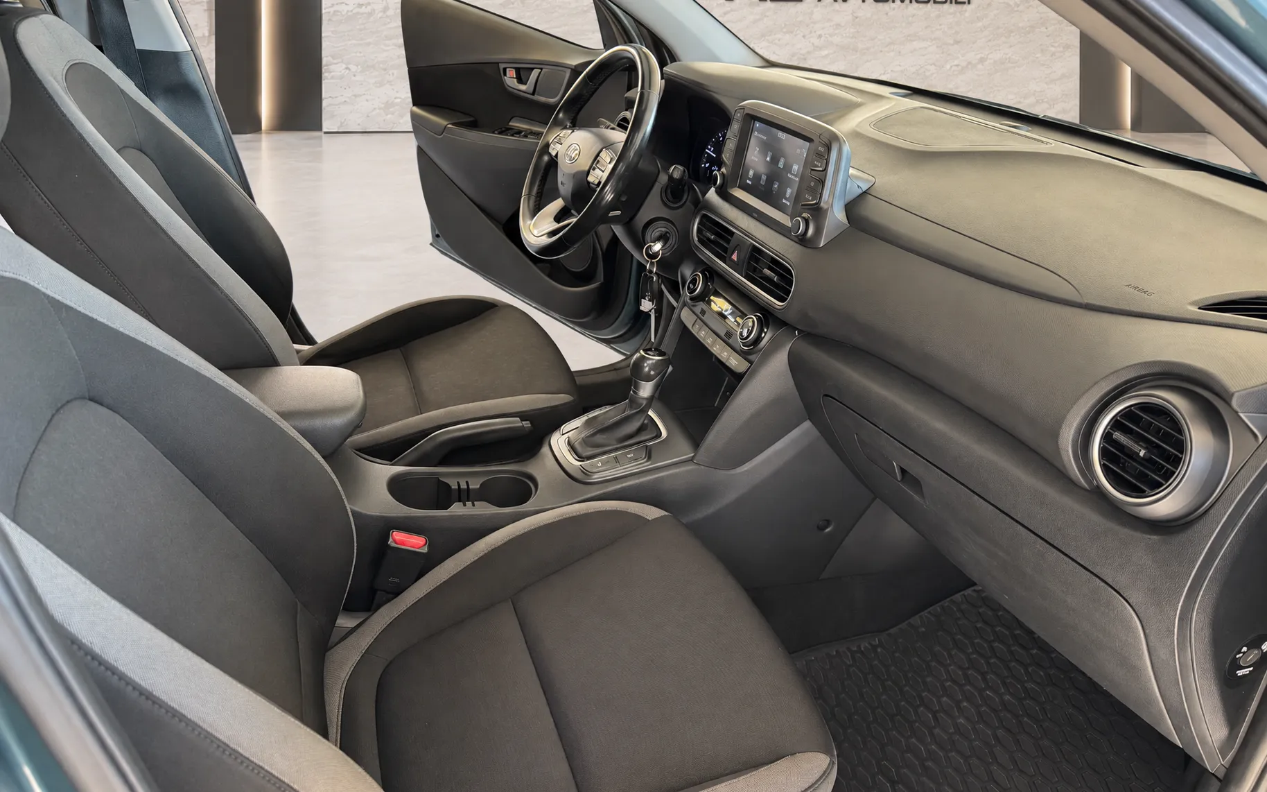 Notranja slika - Hyundai Kona - 1.6 CRDi -1.lastnik-SLOVENSKA-samo 109000km - 12