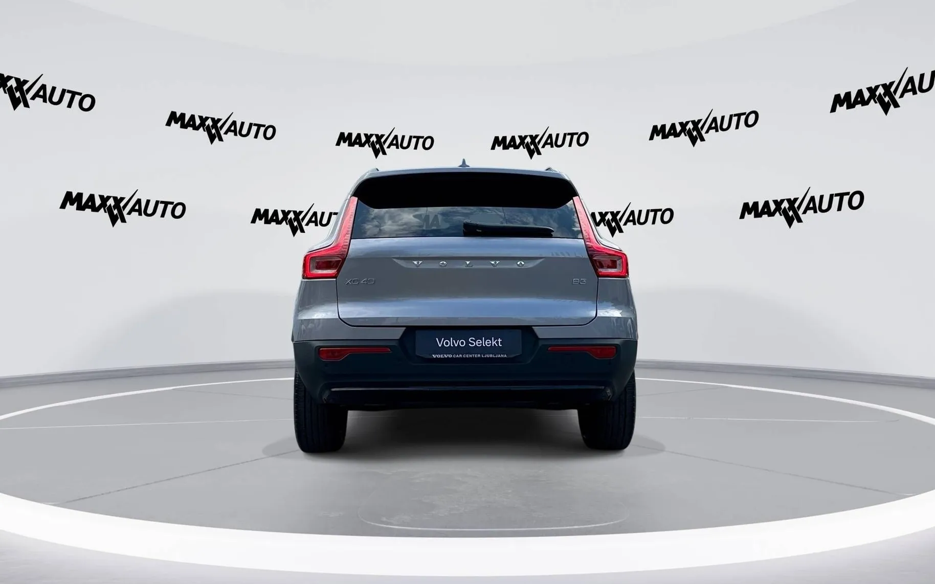 Zunanja slika - Volvo XC40 - B3 P Plus Dark Avt. - 6