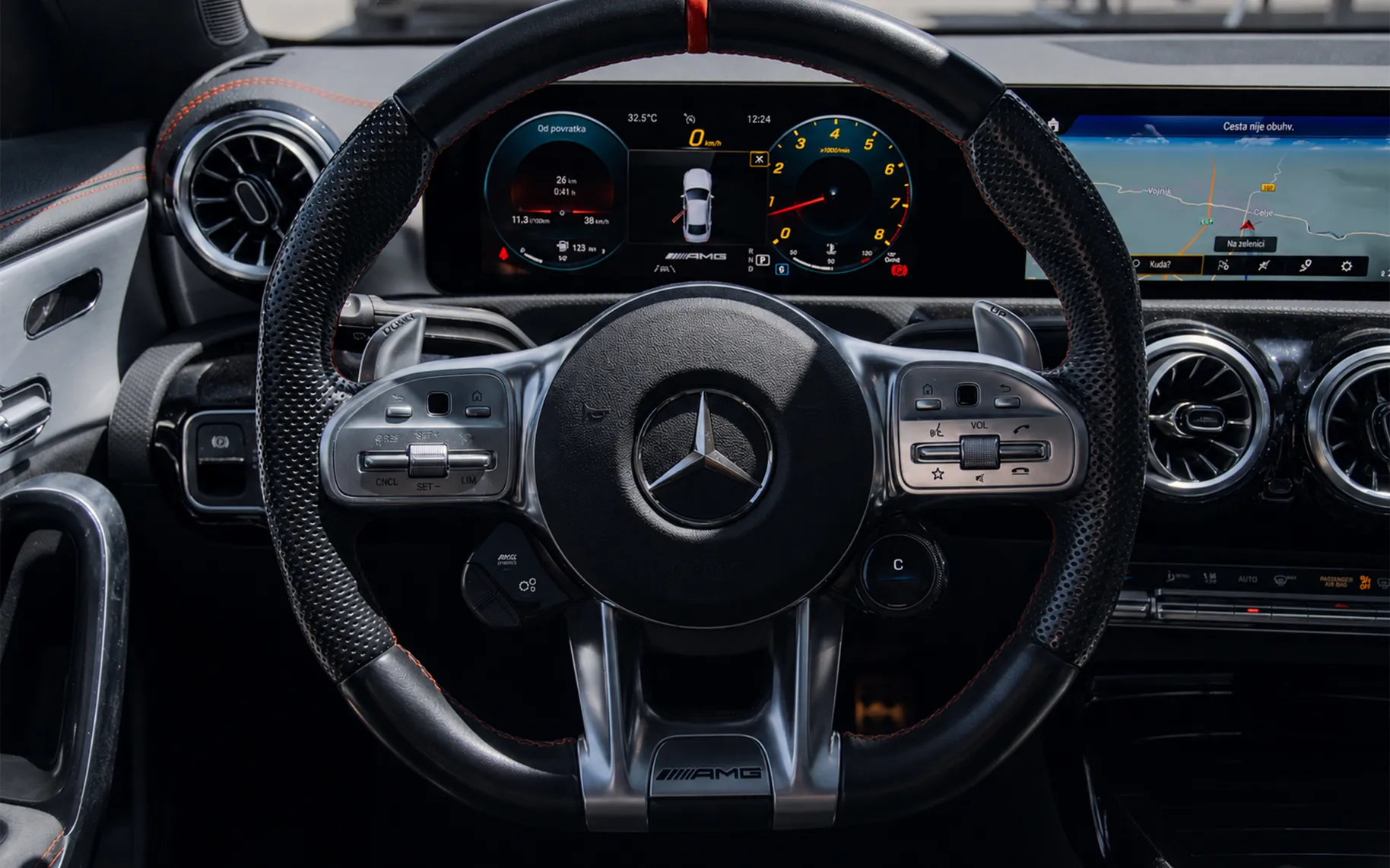 Zunanja slika - Mercedes-Benz CLA-Razred - CLA 35 AMG 4MATIC Akrapovič-NIGHT-ACC-SLOVENSKI - 13