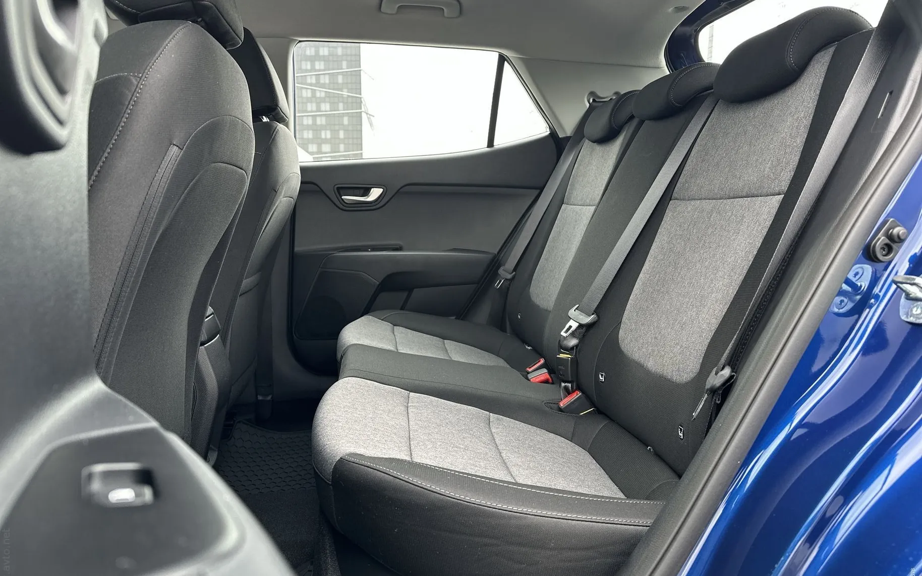 Notranja slika - KIA Stonic - 1.0 T-GDi LX Life DCT... - 13