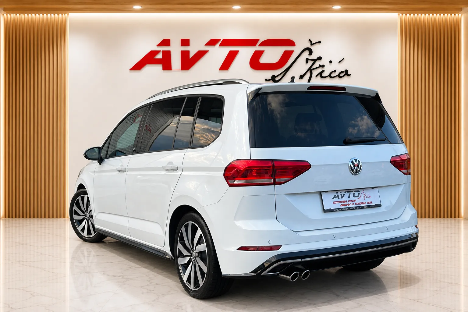 Zunanja slika - VW Touran - 2.0 TDI-R-LINE-BI-XENON-LED-PANORAMA-NAVI-PDC-... - 5