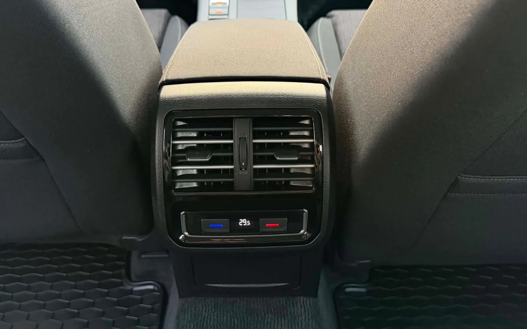 Zunanja slika - VW Passat - 2.0 TDI-4X4 POGON-H LINE-LIZING ZA TUJCE-NAVI- - 16