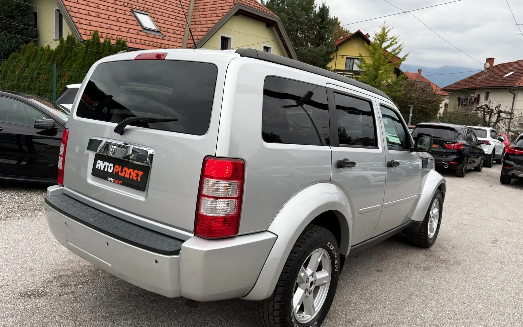 Zunanja slika - Dodge Nitro - 2.8 16V CRD 4WD AUT. SLO.VOZILO MULTIMEDIJA KAMERA - 6