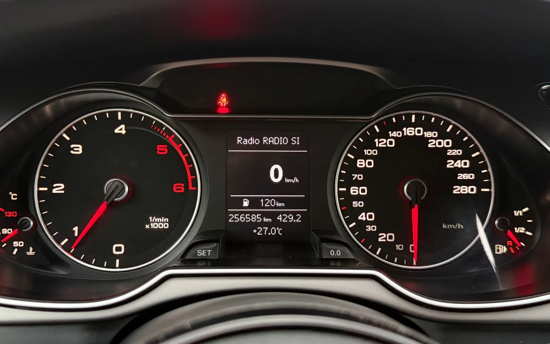 Notranja slika - Audi A4 - 2.0 TDI - 11
