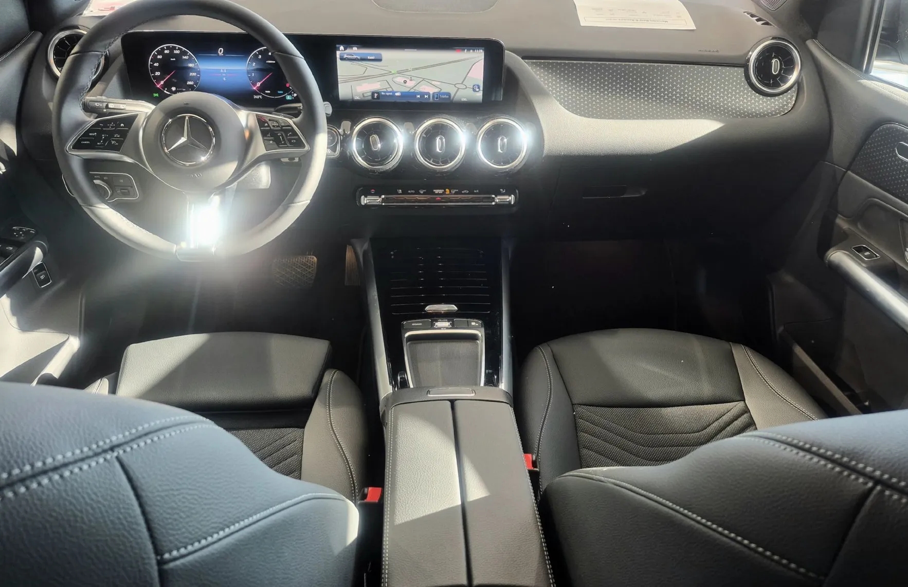 Zunanja slika - Mercedes-Benz B-Razred - B 180 DCT - 11