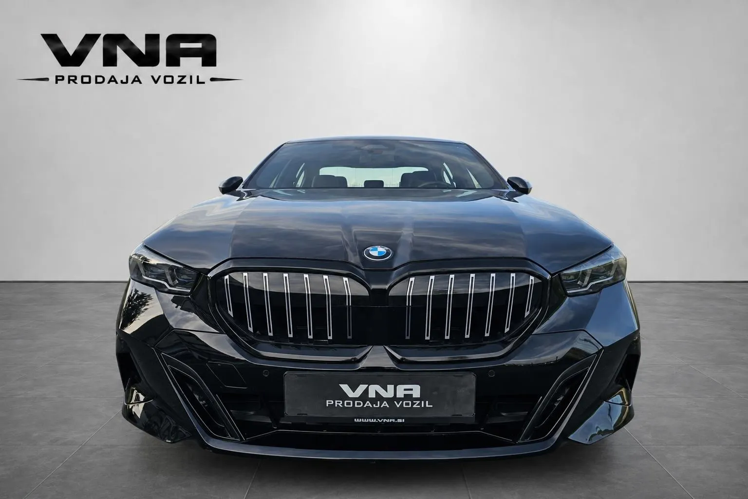 Zunanja slika - BMW serija 5: - 520i Avt. |PANORAMA|KAMERA|RADAR|AMBIENT|HARMAN| - 2