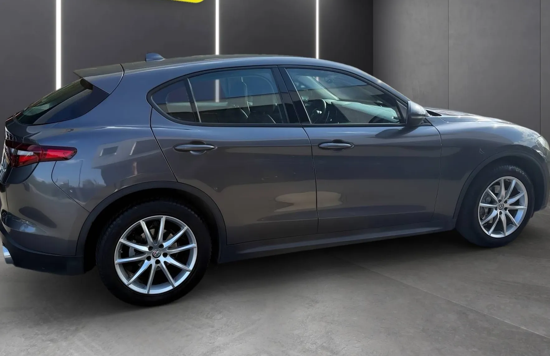 Zunanja slika - Alfa Romeo Stelvio - 2.2 Diesel LED NAVI TEMPOMAT KAMERA PDC USNJE TOP - 7