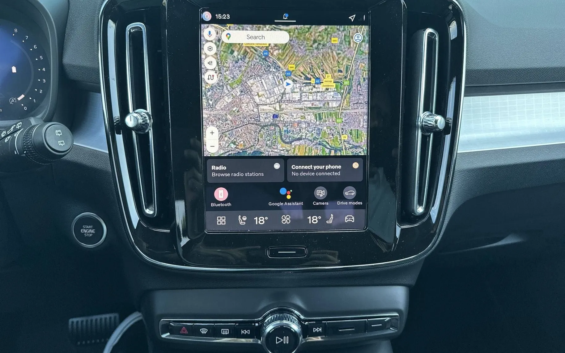 Notranja slika - Volvo XC40 - B3 P Core AT DCT 3 leta garancije + 3 servisi... - 17