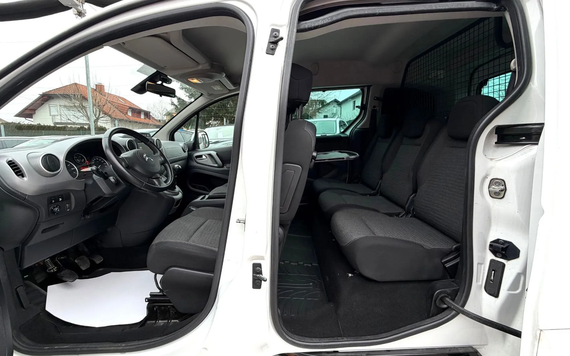 Zunanja slika - Citroën Berlingo - 1.6 BlueHDi SHINE SLO 2.LASTNIK AVTO.KLIMA - 14