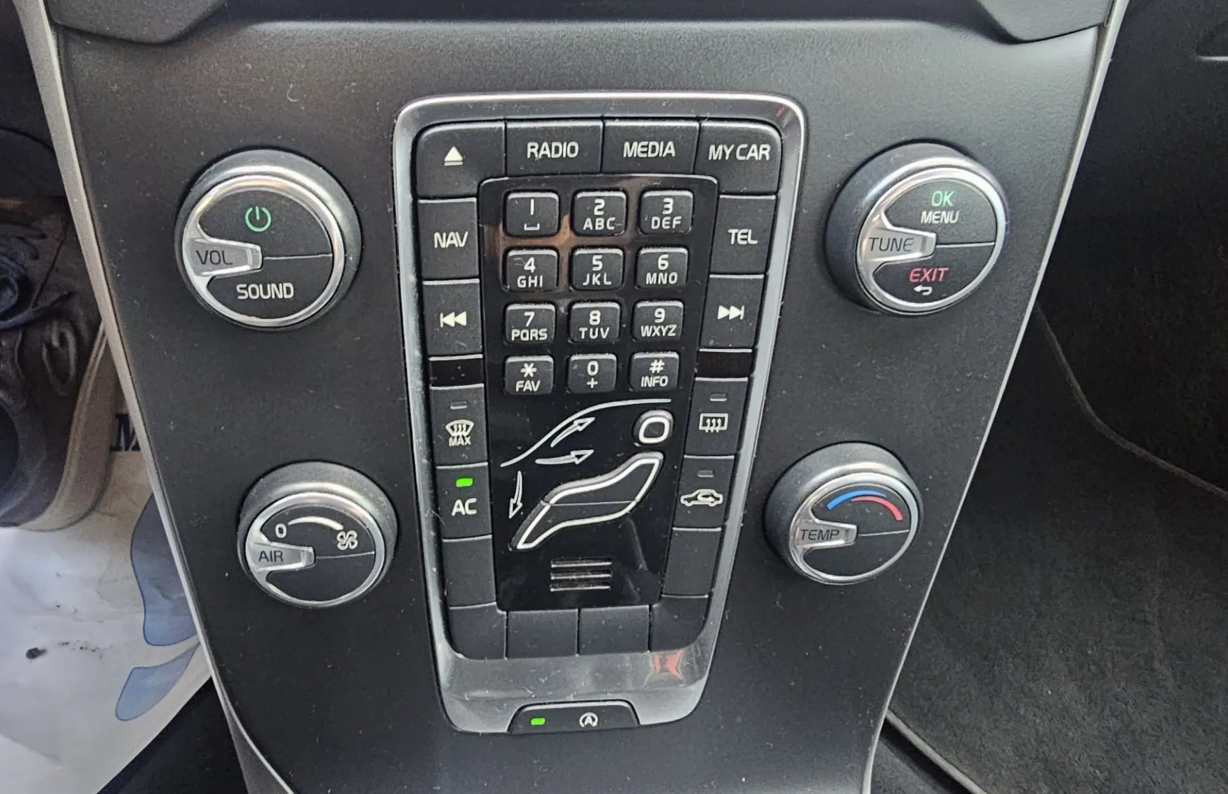 Zunanja slika - Volvo V40 - 2.0 150 D3 Kinetic - 12