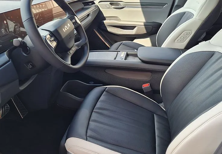 Zunanja slika - KIA EV9 - 99.8 kWh GT-Line Launch 141.5 kW  192KM - 9
