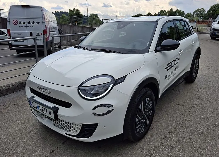 Zunanja slika - Fiat 600 - 1.2 E-DCT6 MHEV 100 - 1