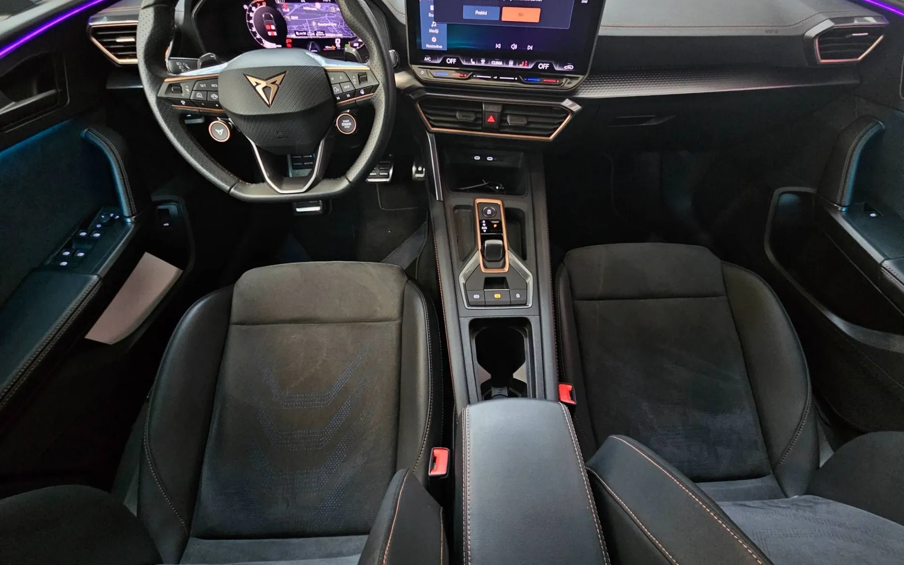 Notranja slika - Cupra Leon - ST 1.5 eTSI DSG - 7