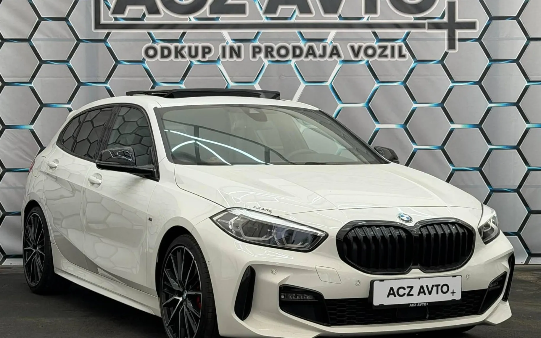 Zunanja slika - BMW serija 1: - 118D•AUT•M PAKET•VIRTUAL•PANO•ACC•KEYLESS•KAMERA•. - 1