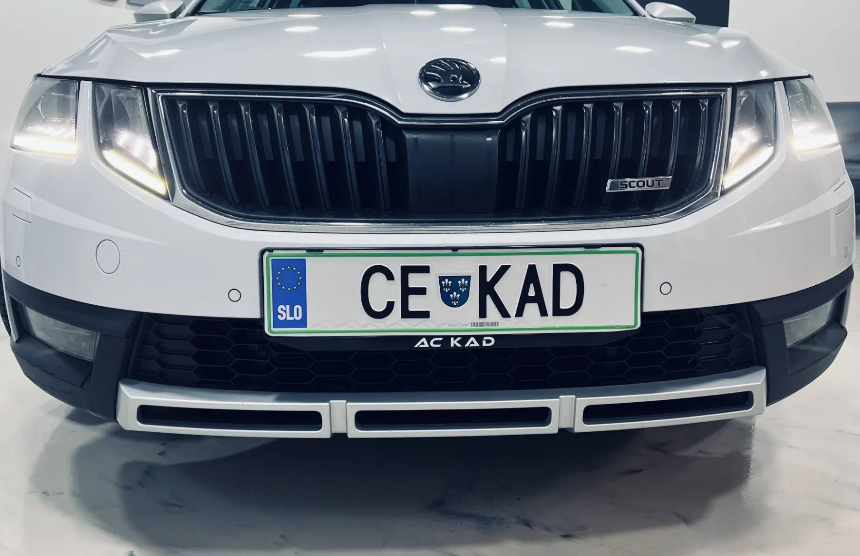 Zunanja slika - Škoda Octavia - SCOUT Combi 2.0 TDI 135 kW 4X4 DSG-ACC-VIRTUAL... - 3