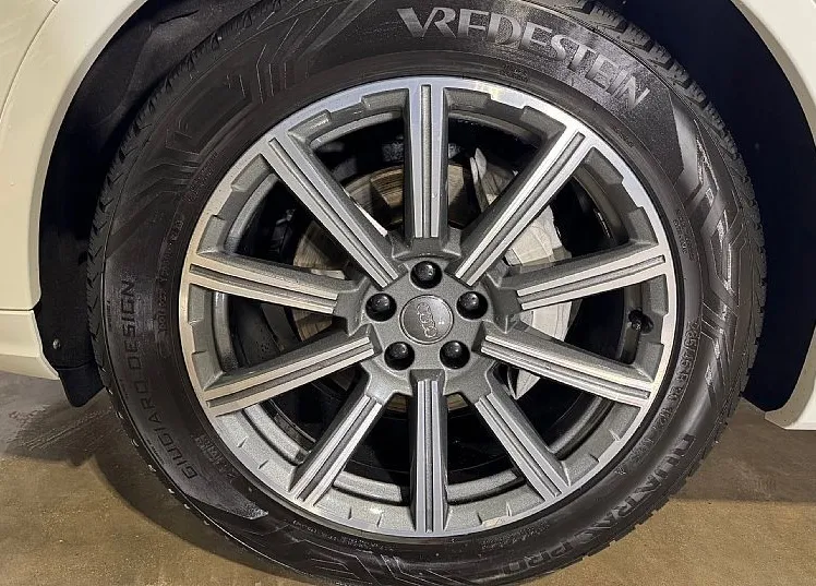 Zunanja slika - Audi Q7 - ultra 3.0 TDI quattro - PANOR - KLJUKA - NAVI -LED - 8