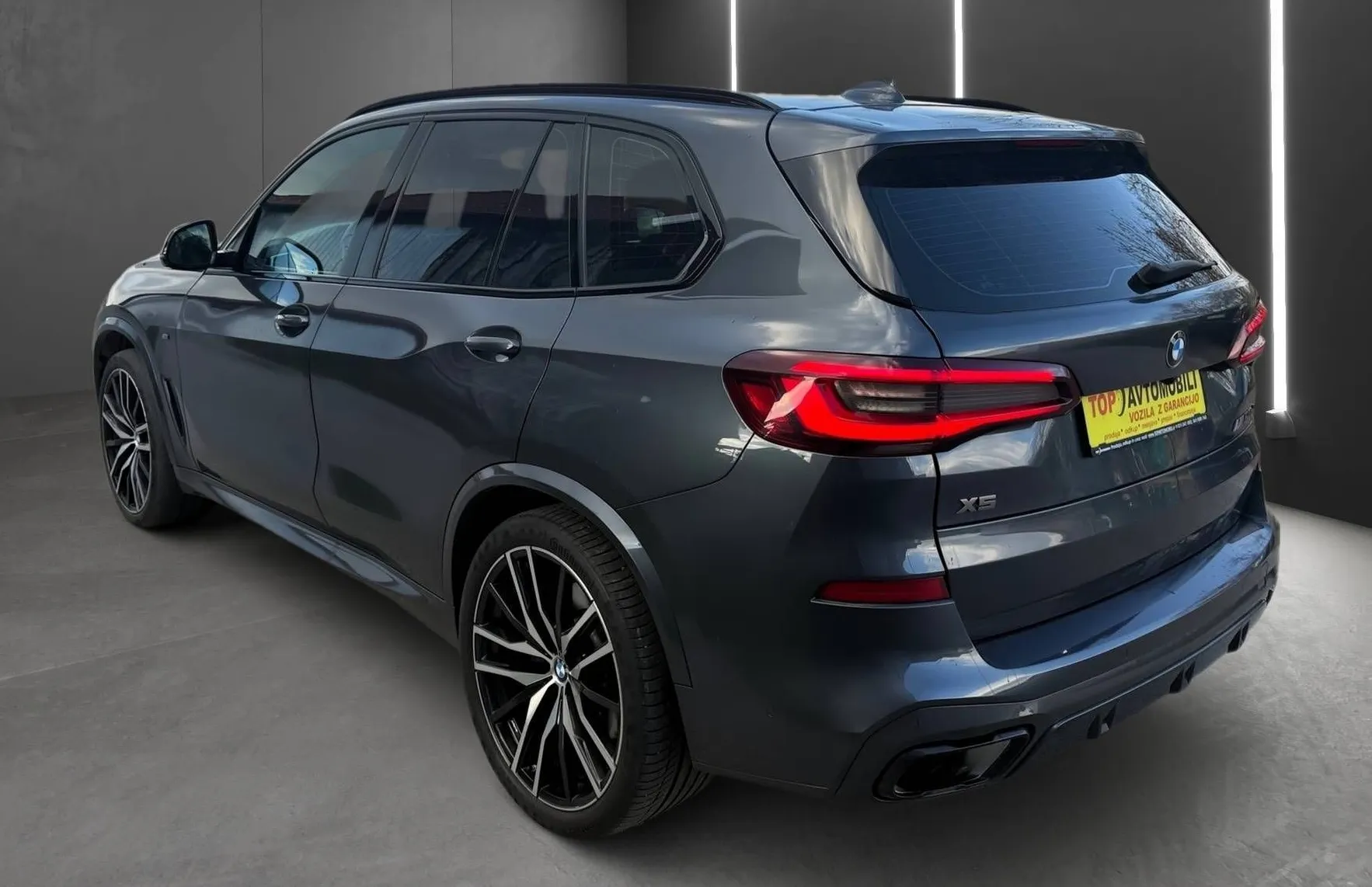 Zunanja slika - BMW X5 - serija : M50d LASER ADAPTIVNO PANO 360KAM NAVI PDC RADAR - 4