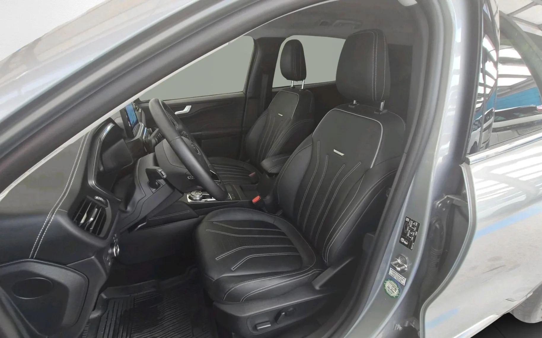 Zunanja slika - Ford Kuga - 2.5 Duratec PHEV Vignale AVT.-SLO-USNJE-HEAD-UP - 5