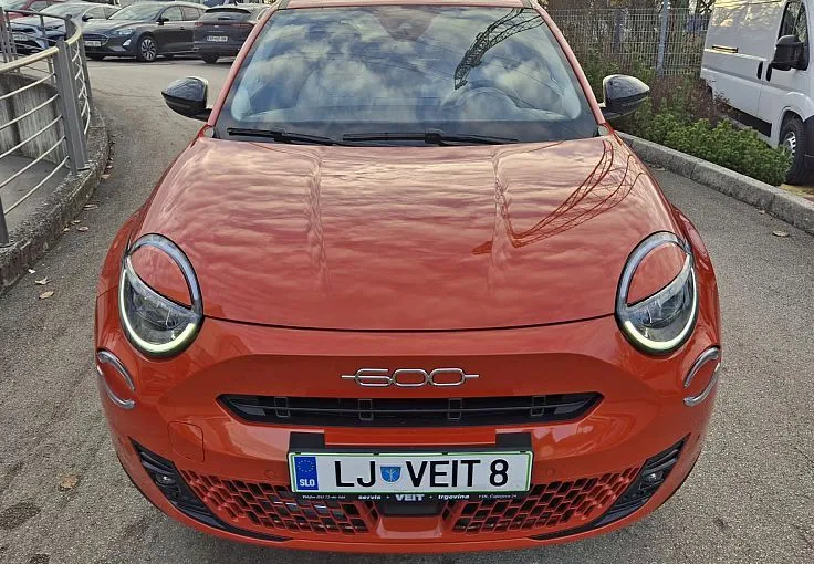 Zunanja slika - Fiat 600 - 1.2 T3 Hybrid DCT 110 LaPrima - 2