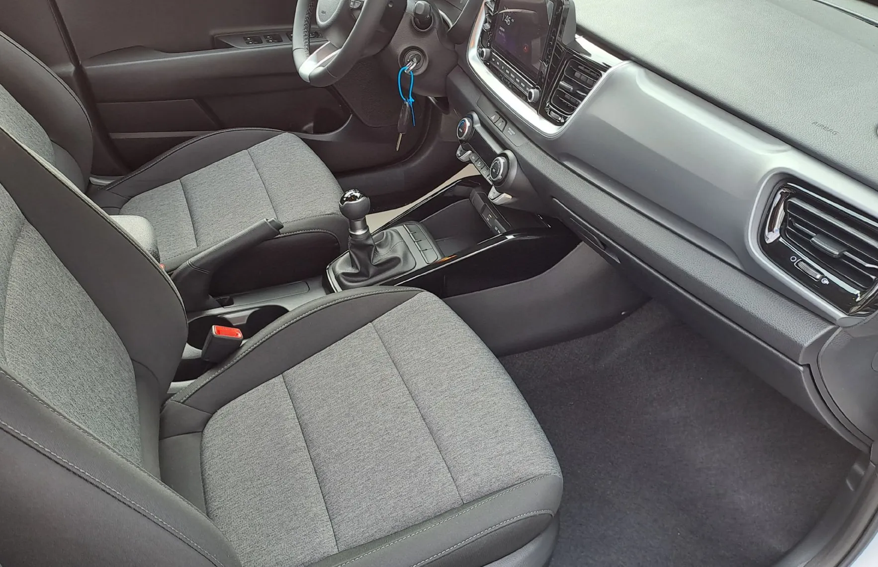 Zunanja slika - KIA Stonic - 1.2 DPI 57.9 kW  79 KM  LX Urban+ M T - 5