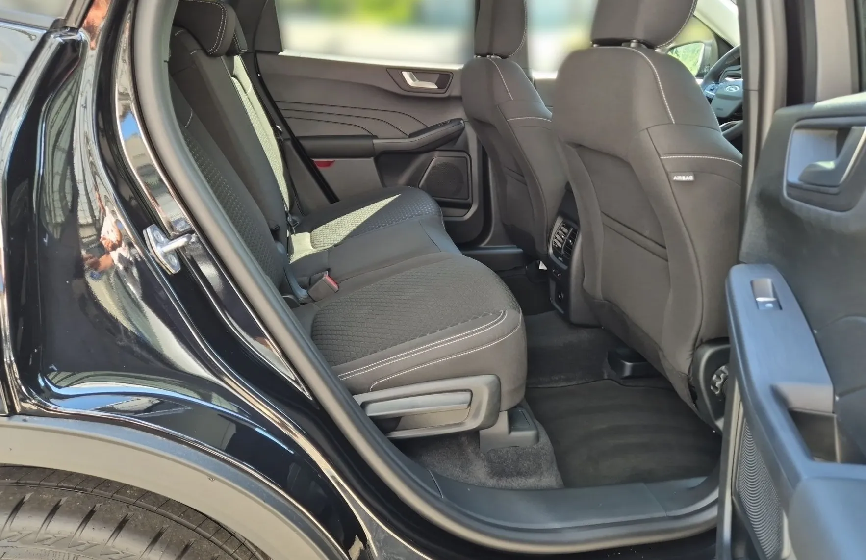 Zunanja slika - Ford Kuga - Titanium 1.5 EcoBoost 186KM A8 - 14