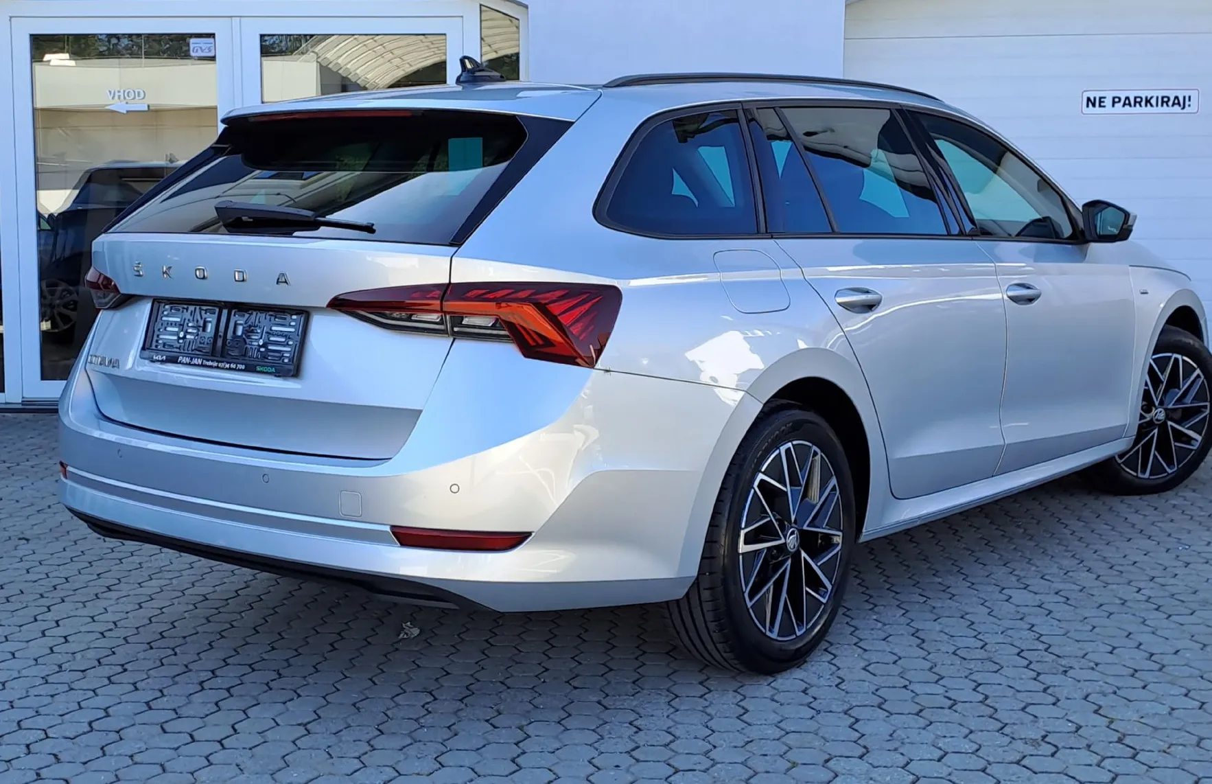 Zunanja slika - Škoda Octavia - Combi 2.0 TDI Ambition DSG - 4